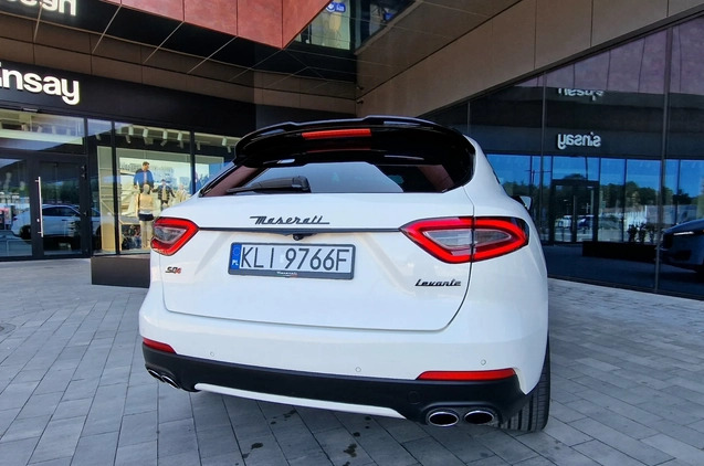 Maserati Levante cena 245000 przebieg: 61800, rok produkcji 2018 z Limanowa małe 466